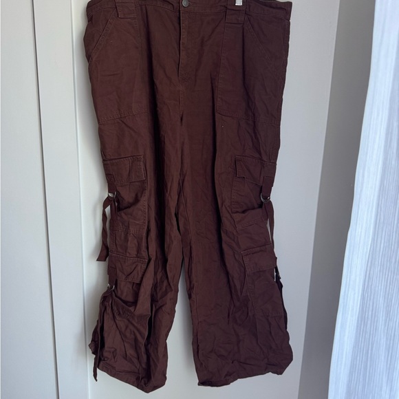 No boundaries Brown Cargo Pants - Picture 2 of 4